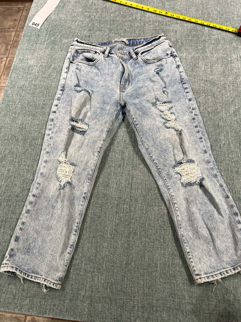 Abercrombie & Fitch The Boyfriend Mid Rise Distressed Acid Wash Jeans Size 30/10